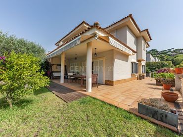 Maison à vendre à Carrer dels Pinetons, Cabrils, Spain