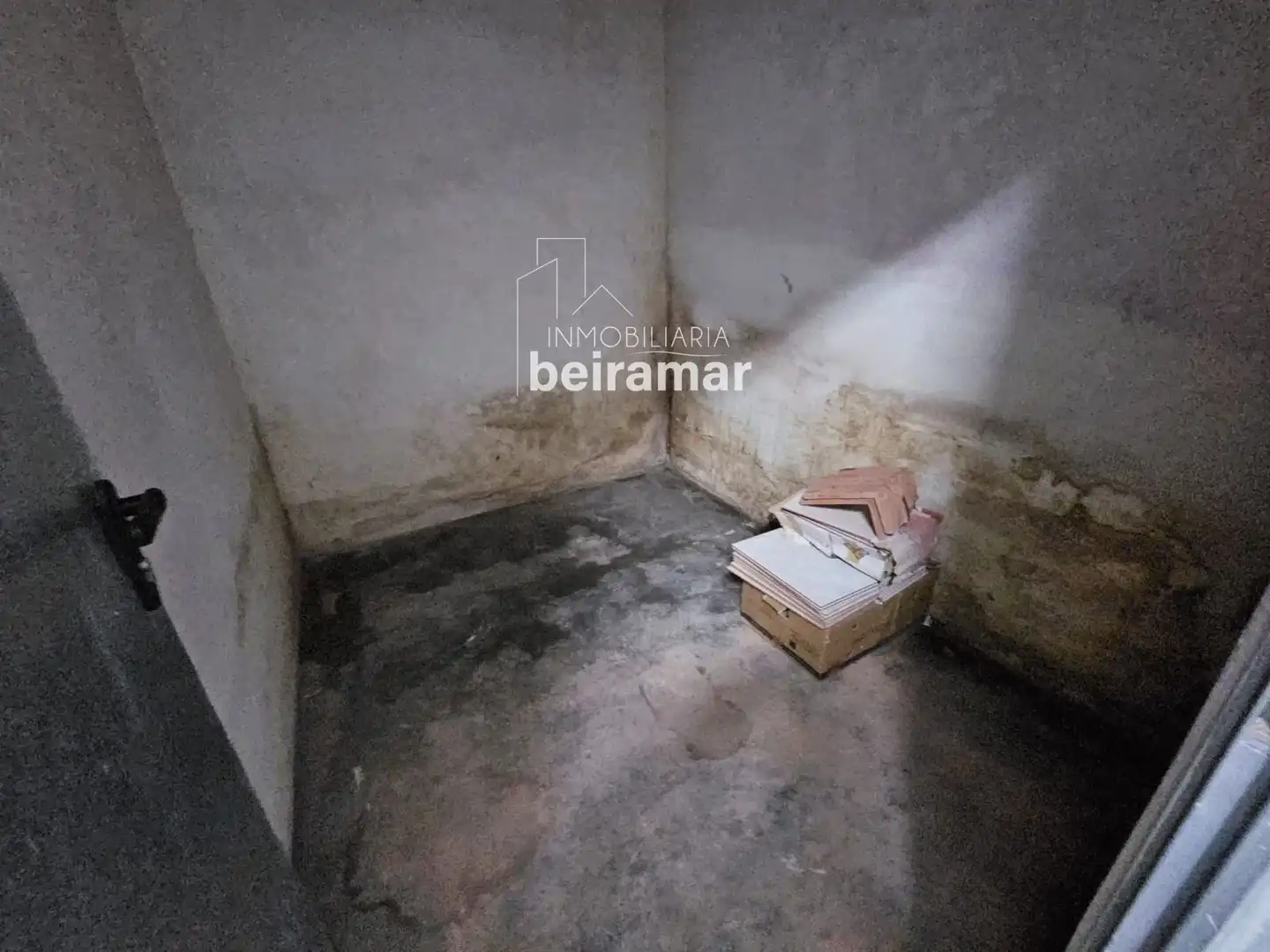 Piso en venta en Ribeira con Calefacción, Terraza y Trastero