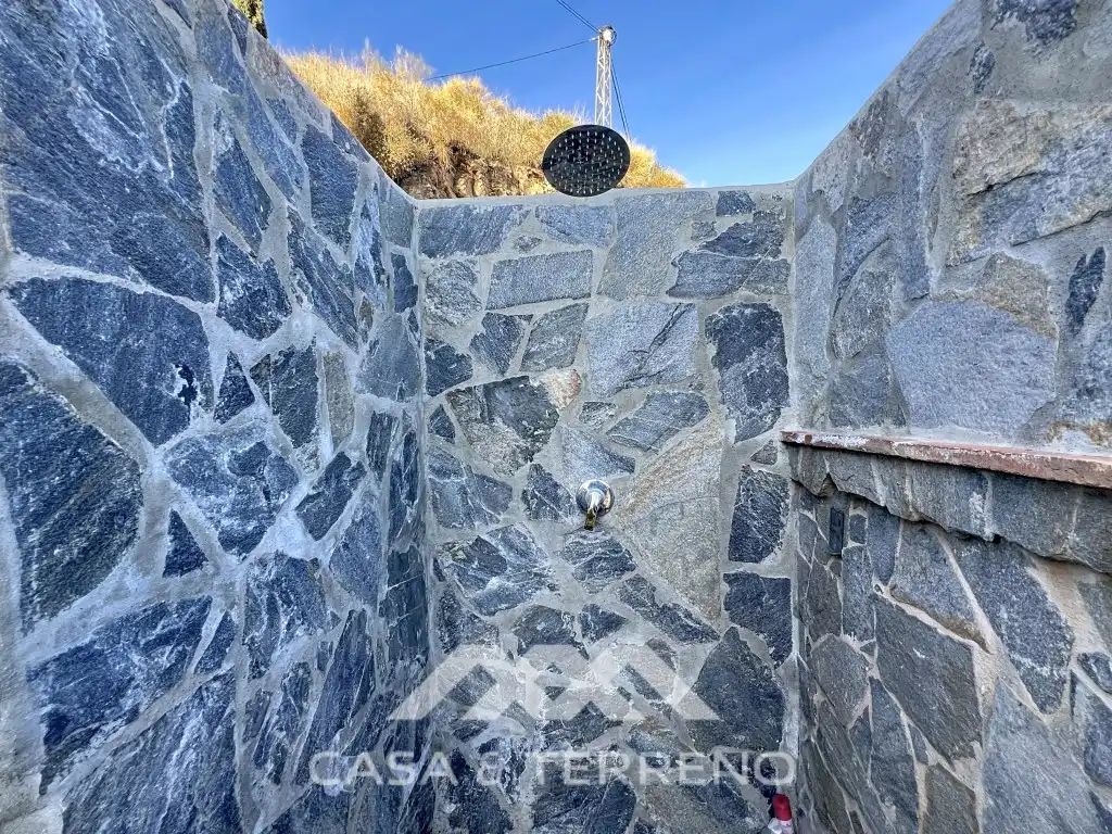 Vista exterior de Casa o xalet en venda en Algarrobo amb Jardí privat, Terrassa i Piscina