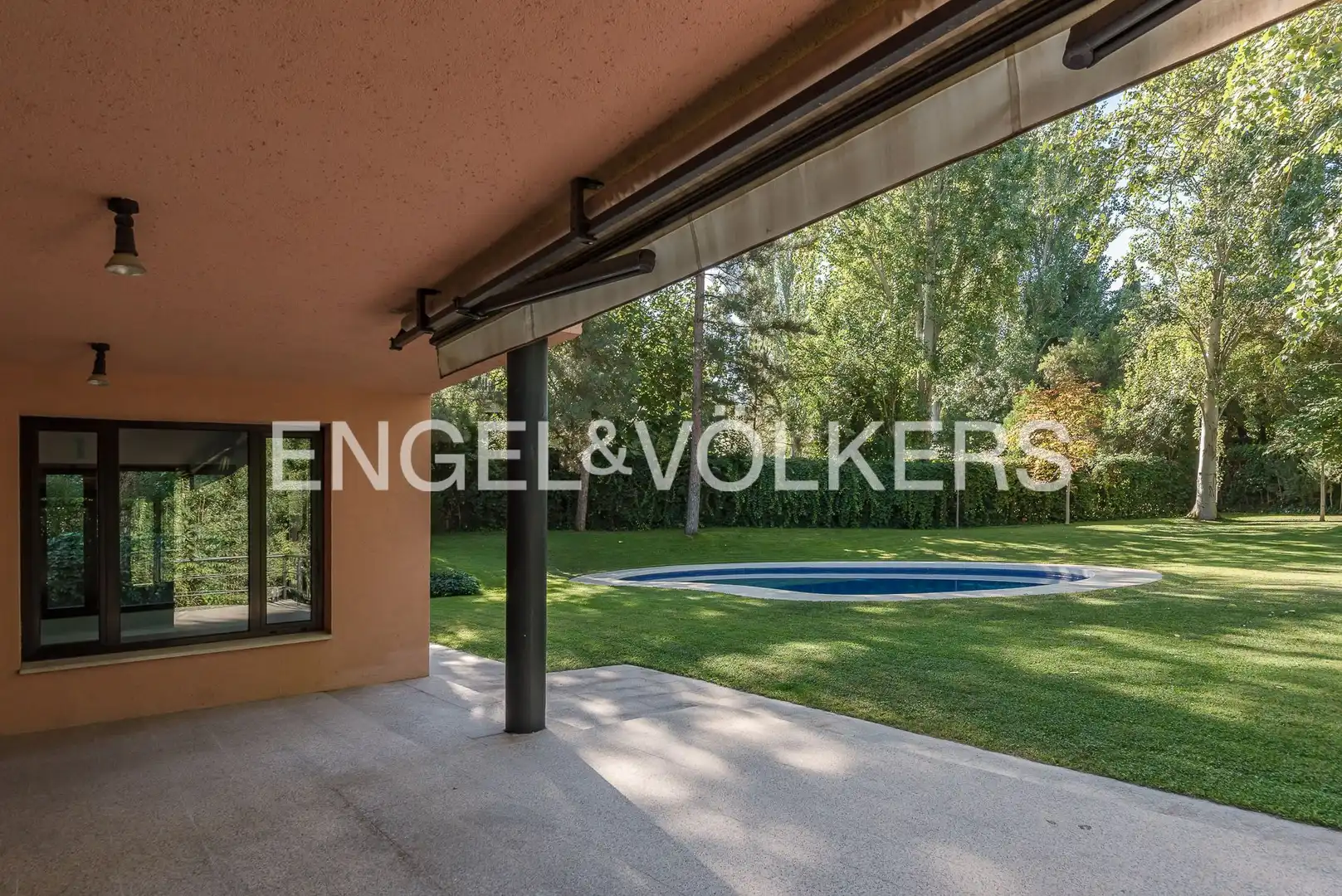Terrassa de Casa o xalet en venda en Pozuelo de Alarcón amb Aire condicionat, Calefacció i Jardí privat