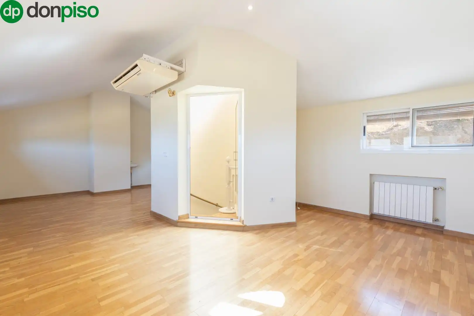 Schlafzimmer von Einfamilien-Reihenhaus zum Verkauf in Granada mit Klimaanlage, Heizung und Terrasse
