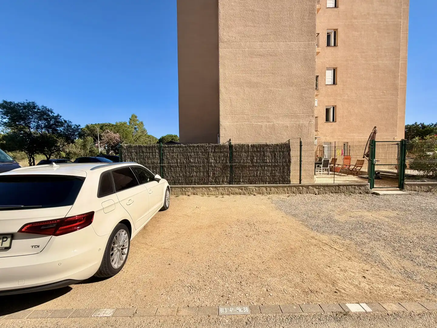 Aparcament de Pis en venda en Roses amb Calefacció, Jardí privat i Piscina