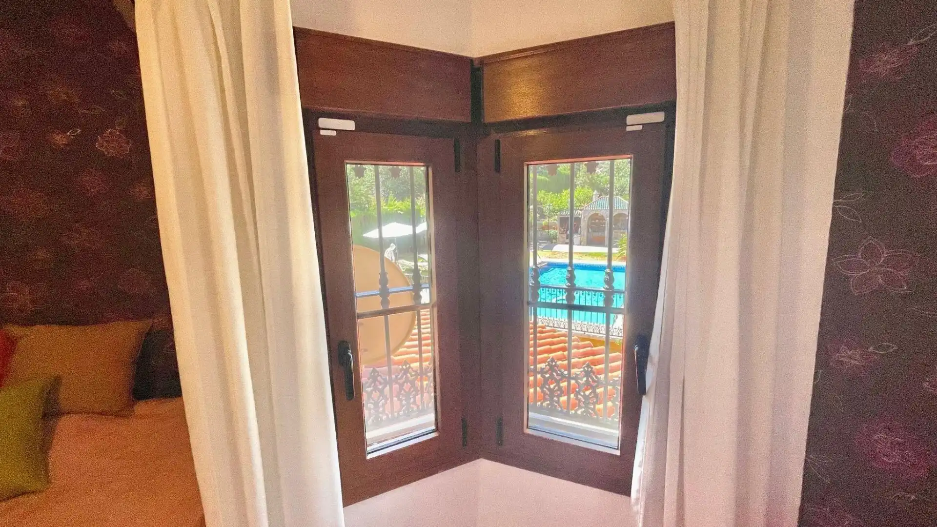 Dormitori de Casa o xalet en venda en Alhaurín de la Torre amb Aire condicionat, Jardí privat i Terrassa