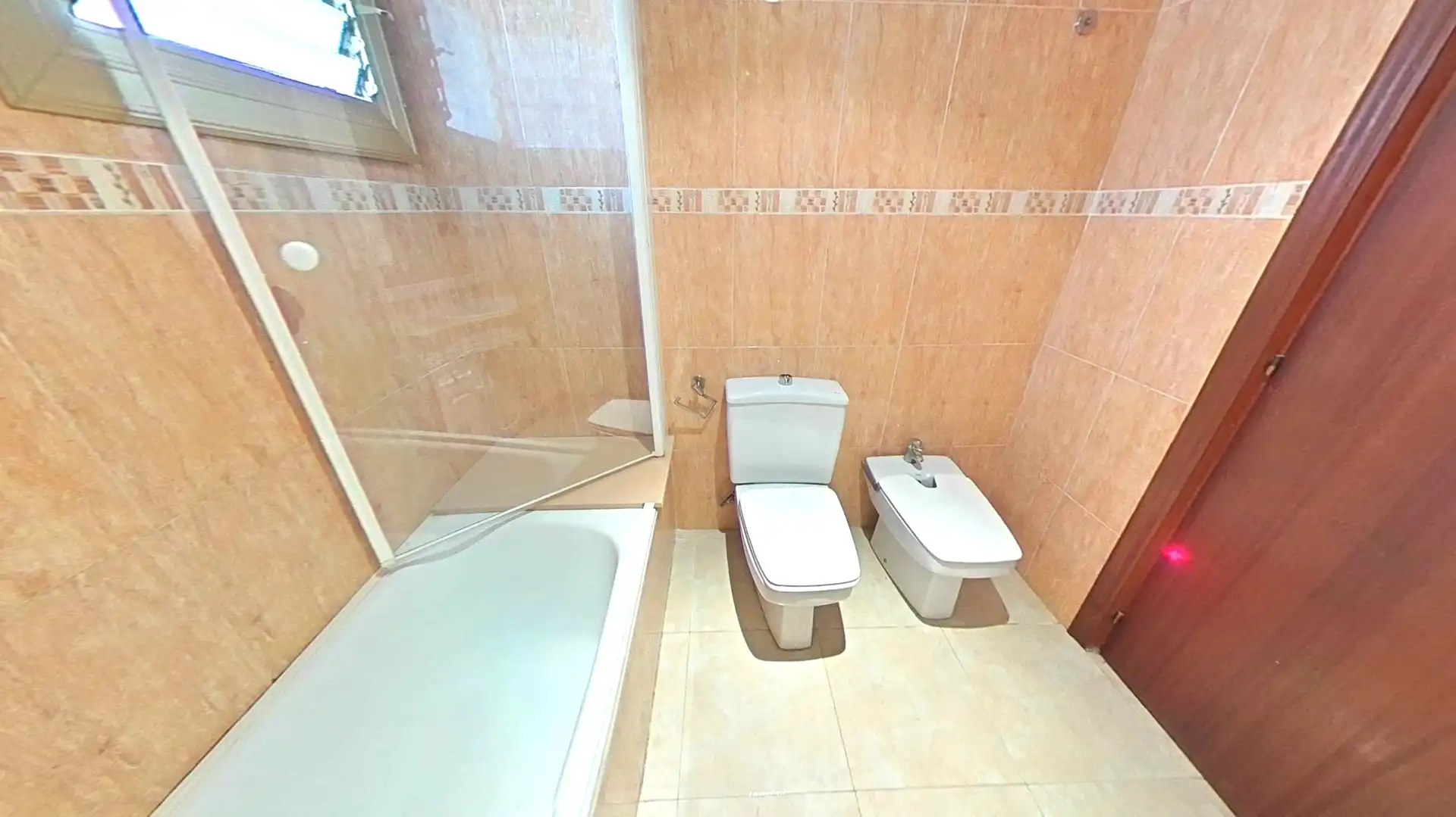 Badezimmer von Wohnungen zum Verkauf in Elche / Elx mit Klimaanlage und Balkon