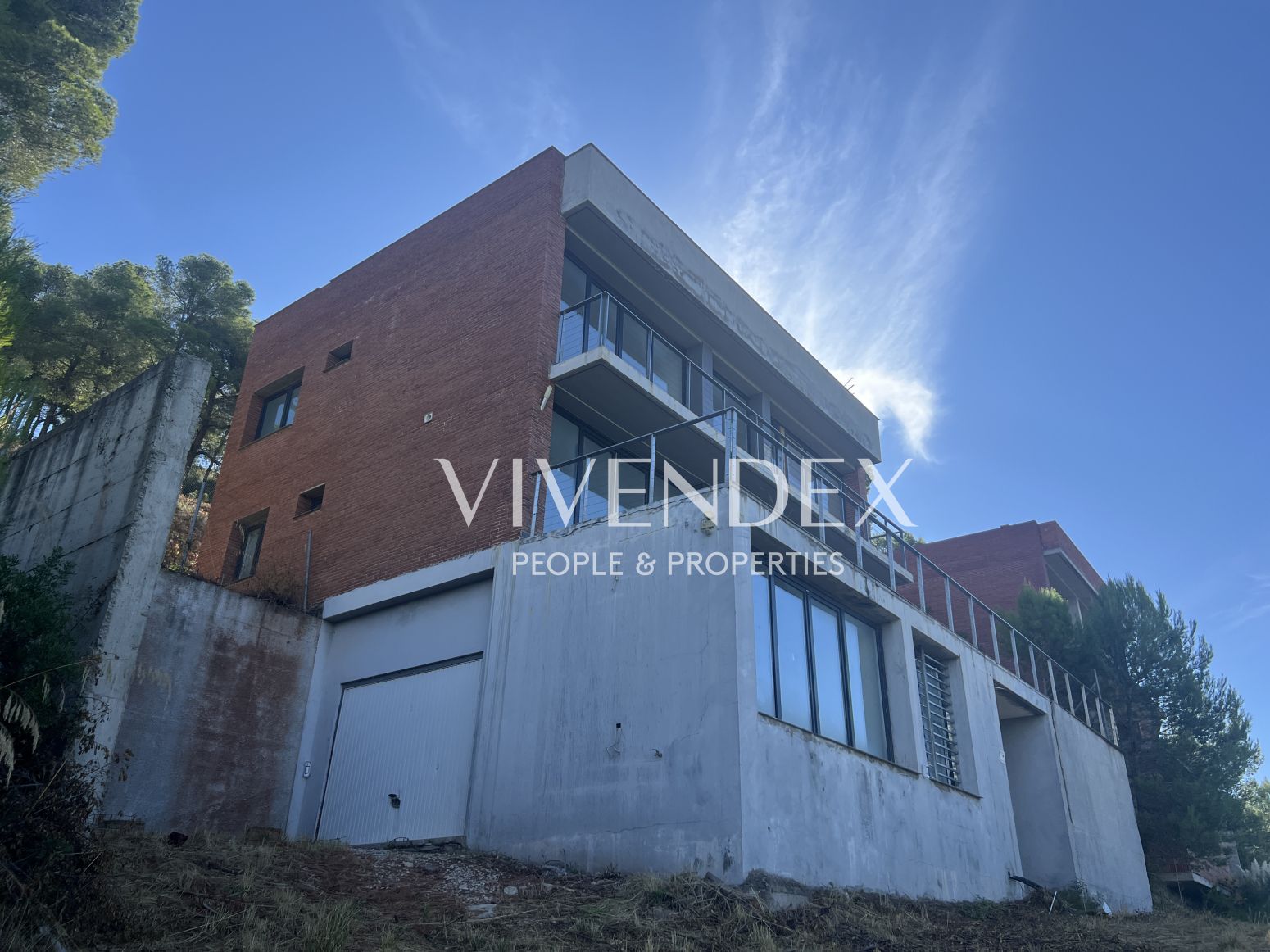 Vista exterior de Casa o xalet en venda en Corbera de Llobregat amb Parquet, Terrassa i Traster