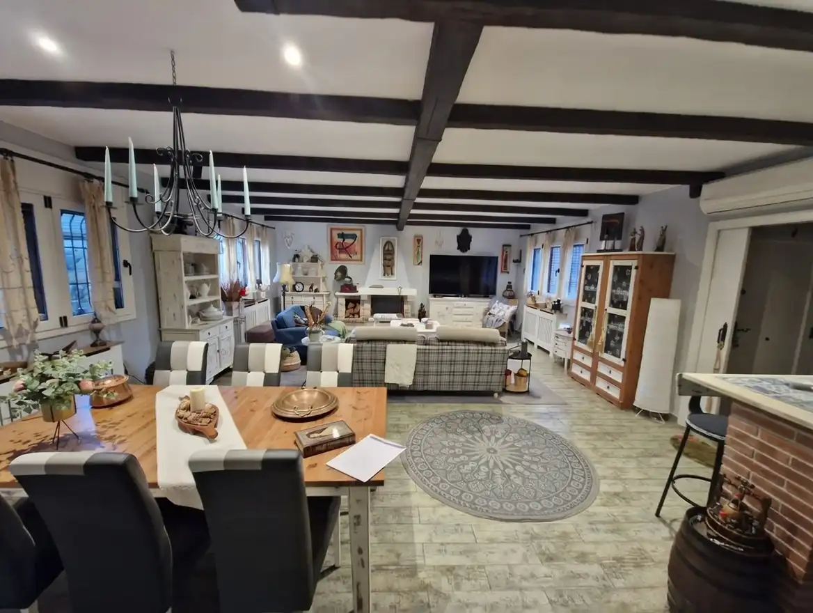 Casa con terraza en venta en Carrer dels Avellaners, imagen 8