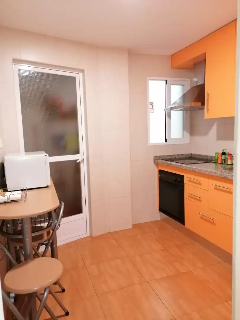Küche von Wohnung zur Miete in Granada mit Möbliert und Waschmaschine