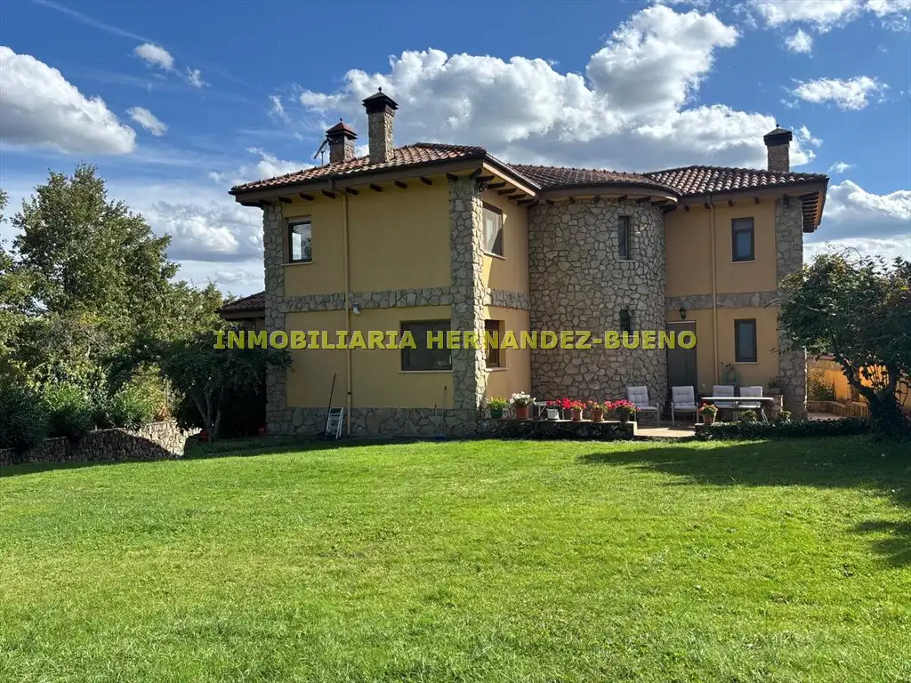 Jardí de Casa o xalet en venda en Sequeros amb Calefacció, Jardí privat i Terrassa