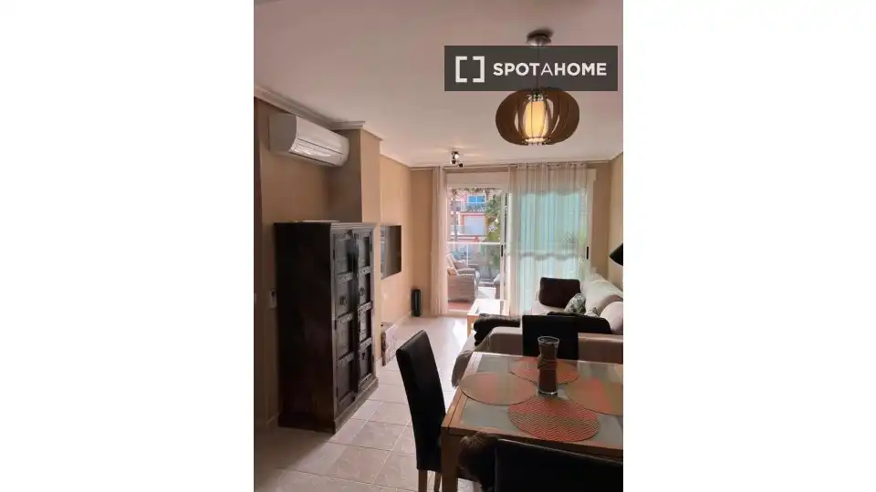 Vista exterior de Apartament per a compartir en Dénia amb Aire condicionat, Calefacció i Terrassa