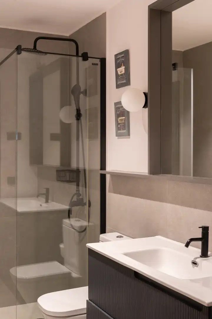 Bathroom of Flat for sale in Barcelona  with Air Conditioner and Terrace