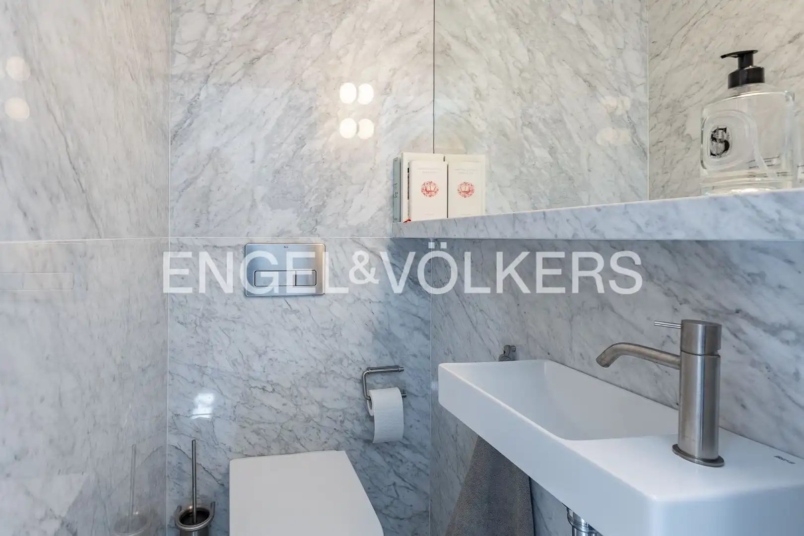 Bathroom of Houses for rent in Barcelona  with Air Conditioner, Heating and Private garden