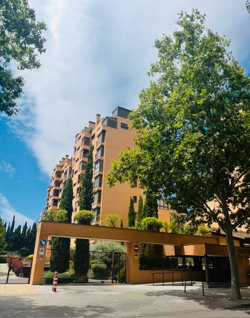Exterior view of Flat for sale in  Madrid Capital  with Air Conditioner, Storage room and Furnished