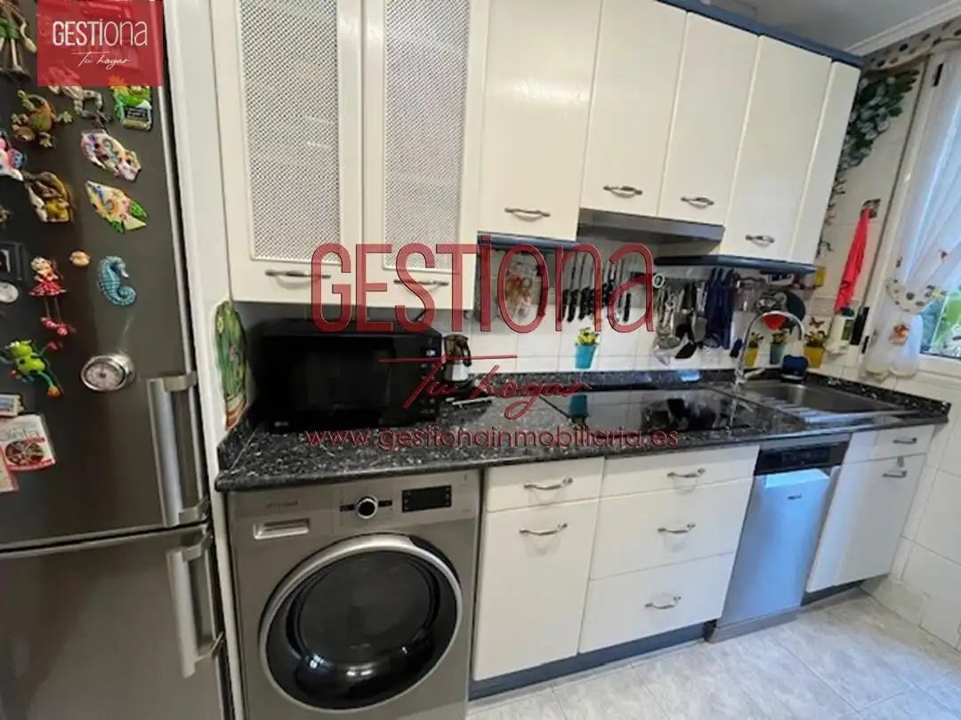 Cocina de Apartamento en venta en Noja con Calefacción, Jardín privado y Trastero