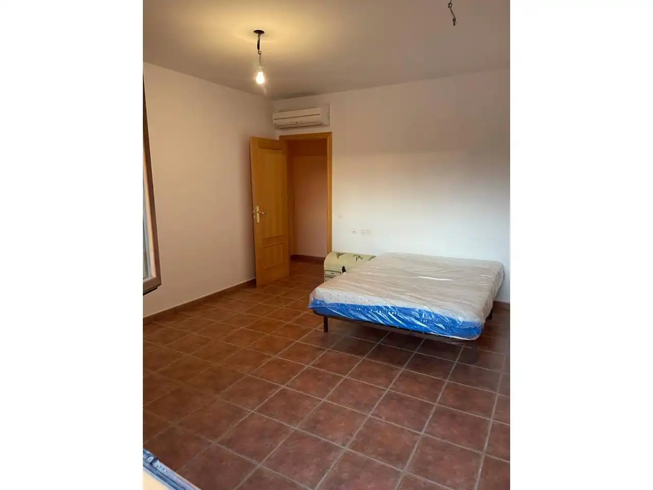 Bedroom of Houses for sale in Liétor  with Air Conditioner