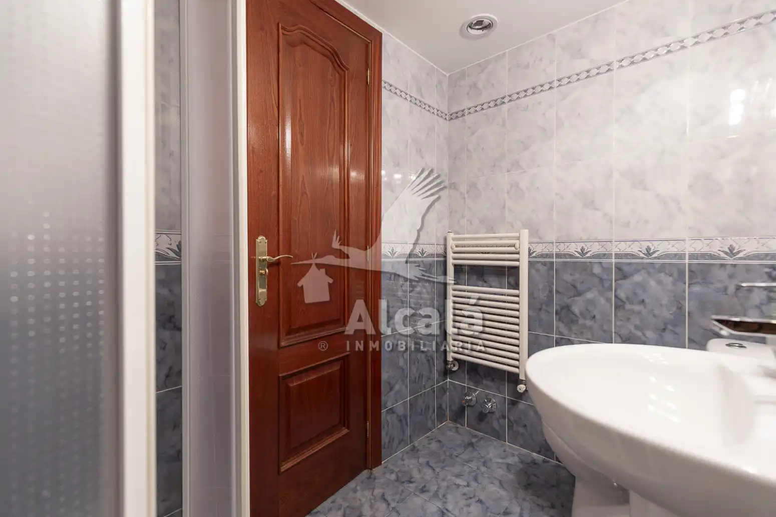 Bathroom of Flat for sale in Alcalá de Henares  with Air Conditioner, Heating and Parquet flooring