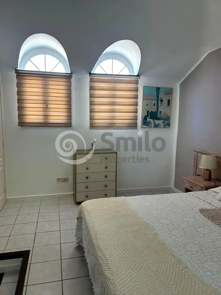 Habitación de Dúplex de alquiler en Arona con Terraza, Amueblado y Piscina comunitaria