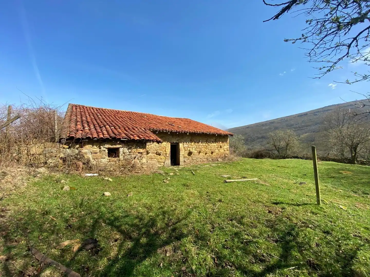 Casa en venta en Polígono 14 Parcela 39 CASUCAS. CABUERNIGA (CANTA