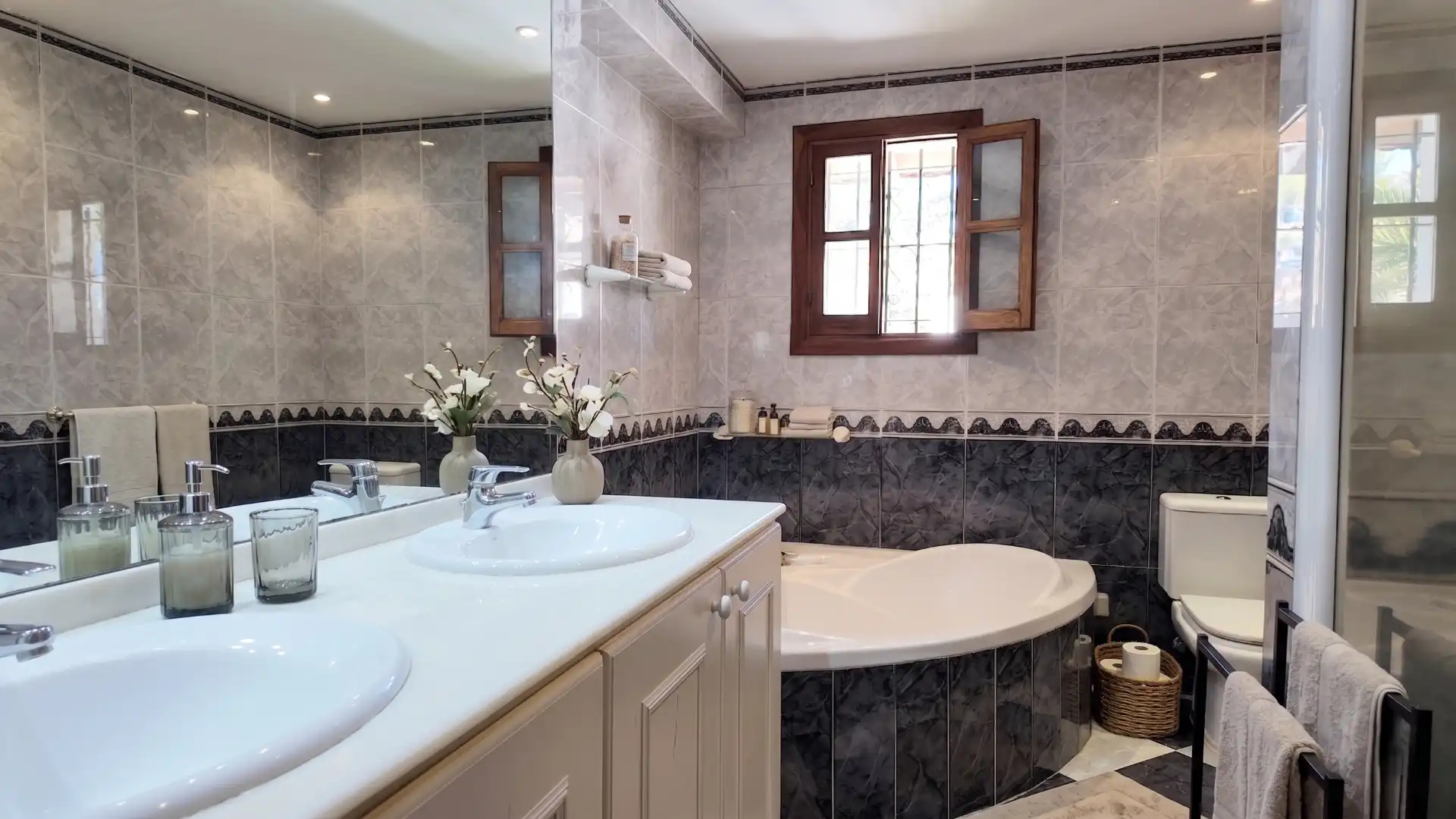 Baño de Casa o chalet en venta en Estepona con Jardín privado y Terraza
