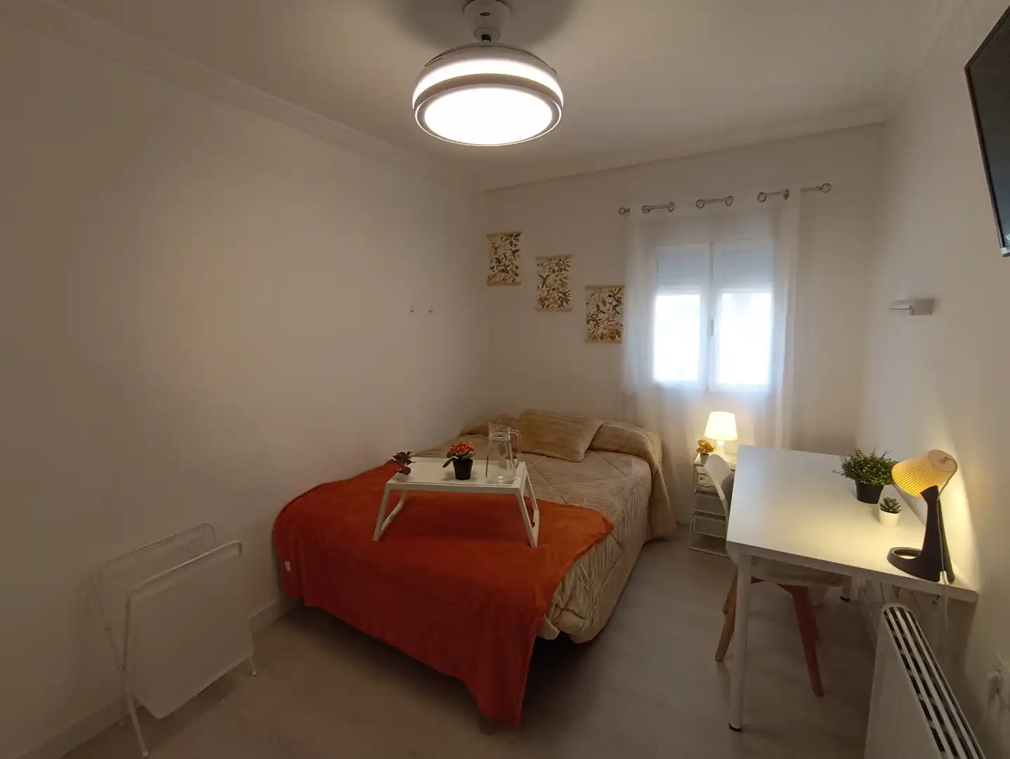 Schlafzimmer von Wohnung zur untervermieten in Madrid mit Heizung, Parkett und Möbliert