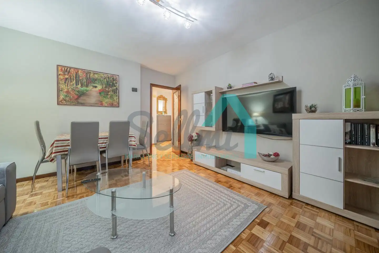 Sala de estar de Planta baja de alquiler en Oviedo  con Calefacción, Parquet y Amueblado