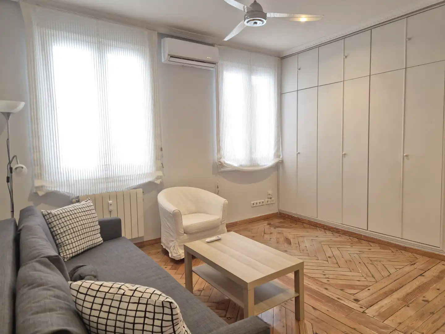 Sala d'estar de Apartament de lloguer en Madrid amb Aire condicionat, Calefacció i Parquet