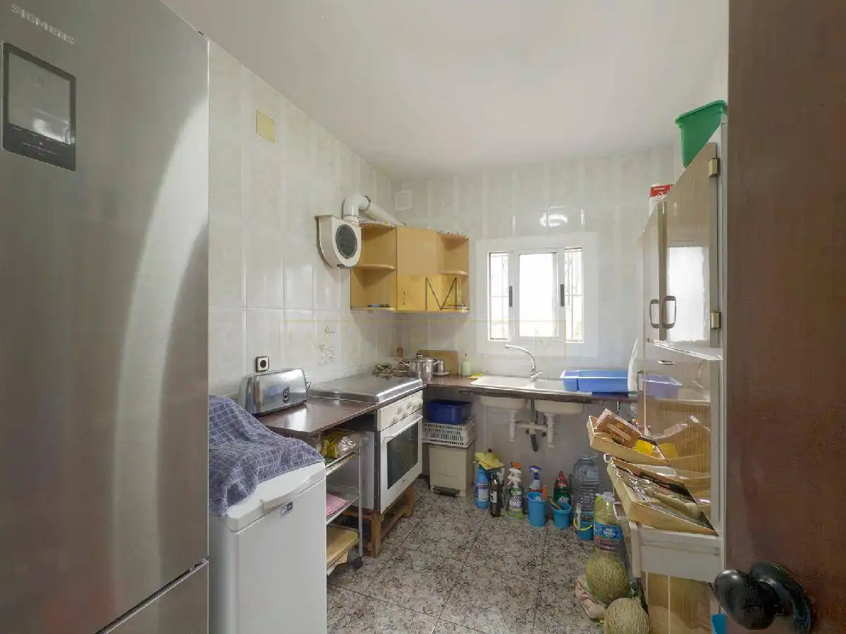 Cuina de Casa o xalet en venda en Vilanova i la Geltrú amb Calefacció, Jardí privat i Terrassa