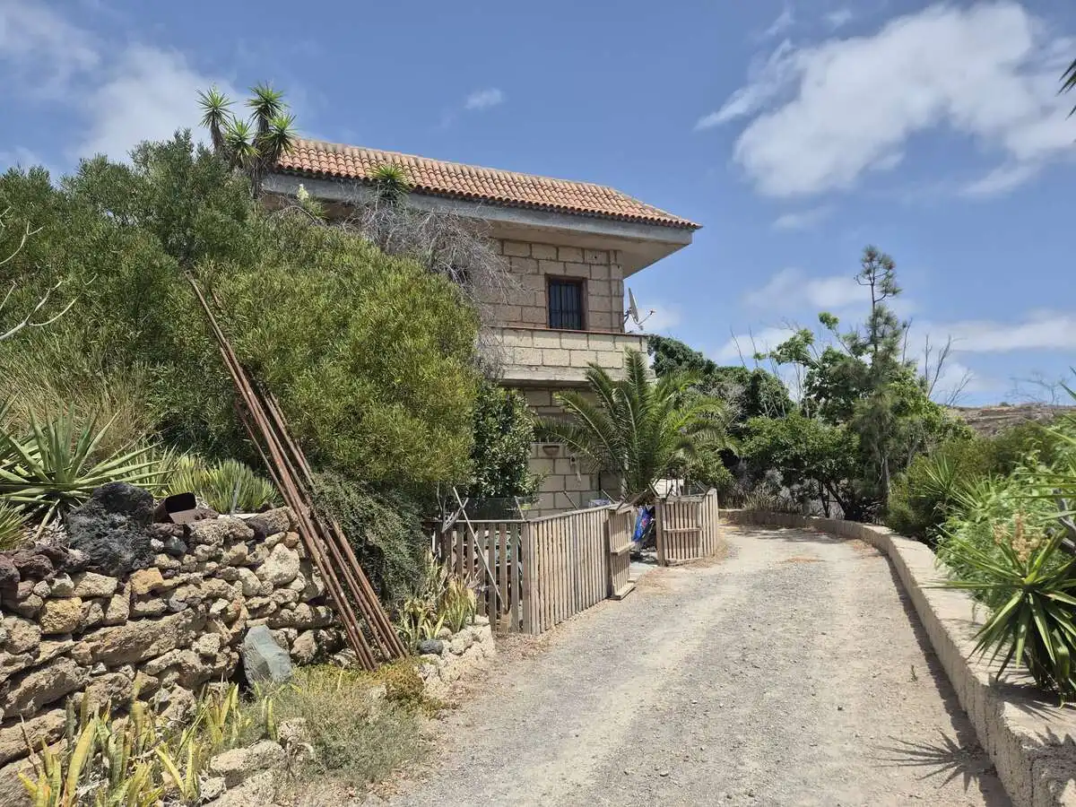 Vista exterior de Casa o xalet en venda en Granadilla de Abona amb Jardí privat, Terrassa i Traster