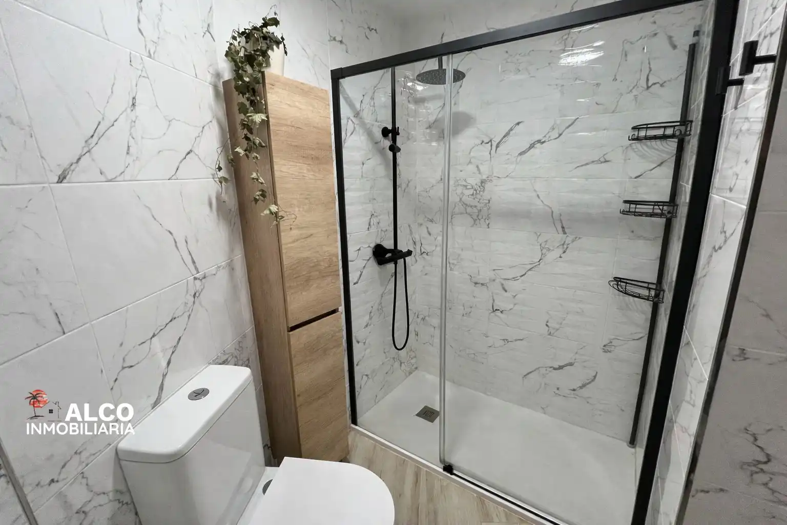 Baño de Estudio en venta en Torrox con Aire acondicionado, Calefacción y Piscina