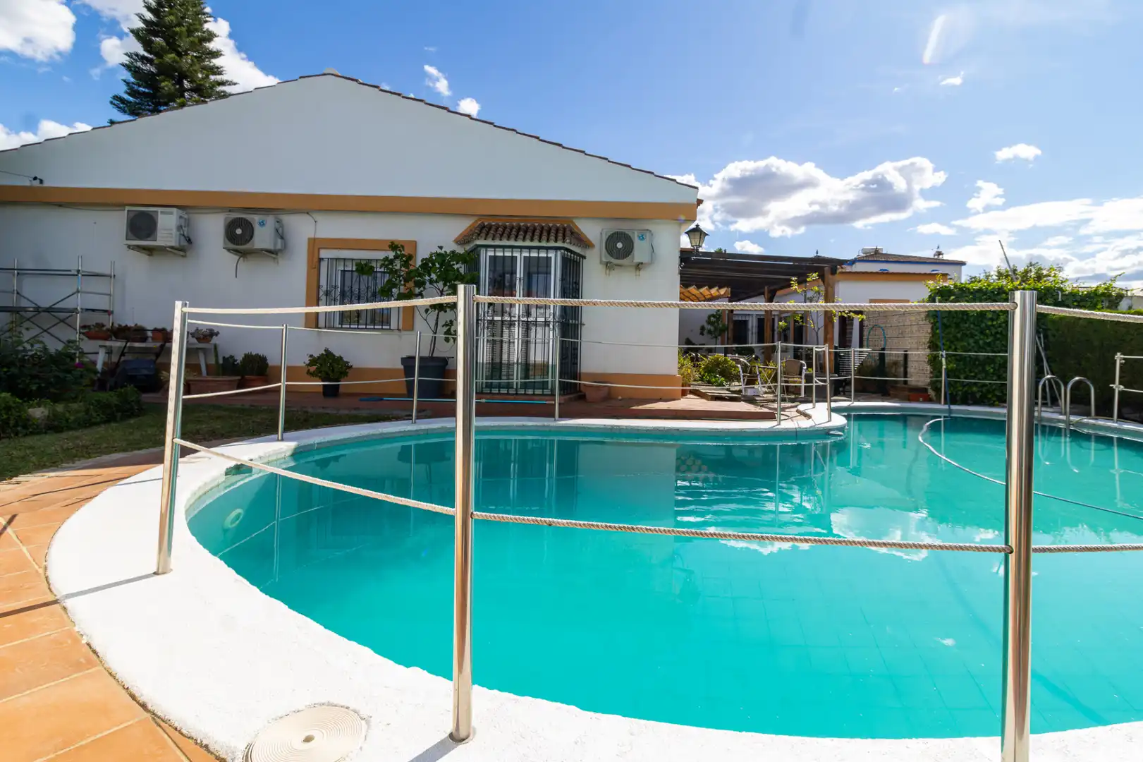 Piscina de Casa o chalet en venta en Bollullos de la Mitación con Aire acondicionado, Calefacción y Jardín privado