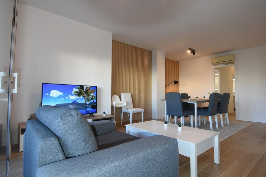 Living room of Flat to rent in Girona Capital  with Air Conditioner, Heating and Terrace