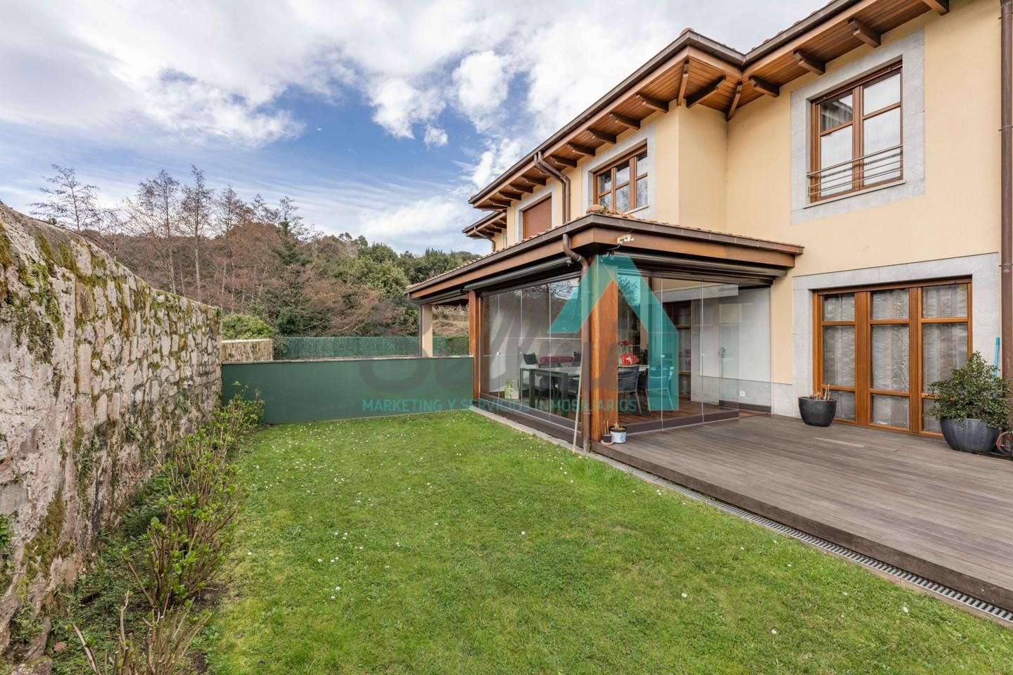 Jardí de Casa adosada en venda en Llanes amb Calefacció, Jardí privat i Terrassa