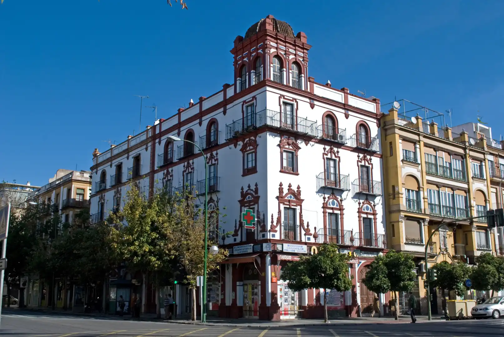 Aparcament amb ascensor en venda a Calle Atanasio Barrón 17