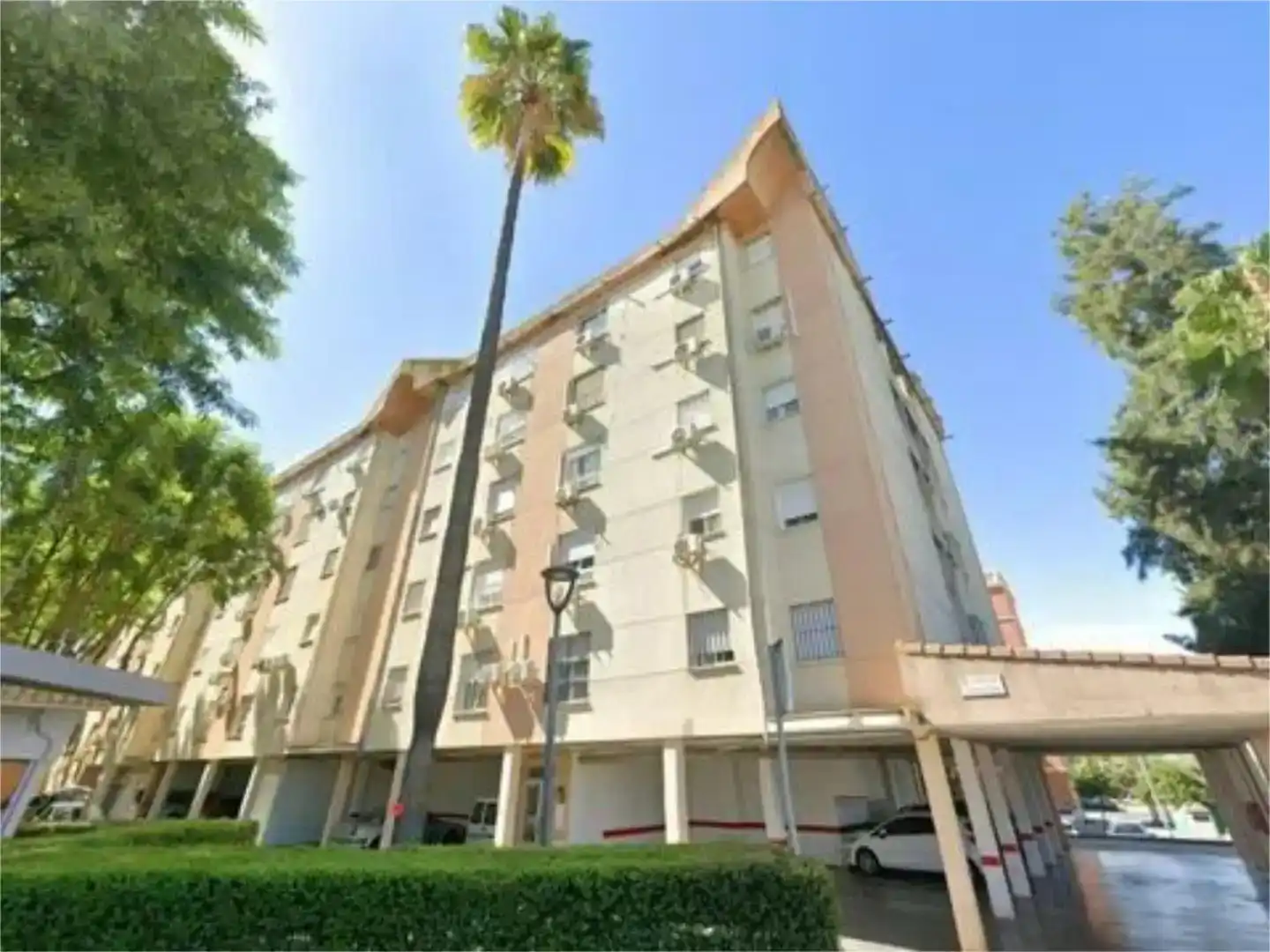 Vista exterior de Piso en venta en Utrera con Aire acondicionado y Piscina
