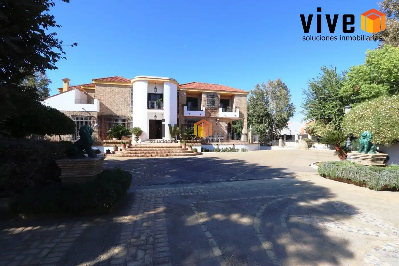 Exterior view of Houses for sale in Espartinas  with Air Conditioner, Heating and Terrace