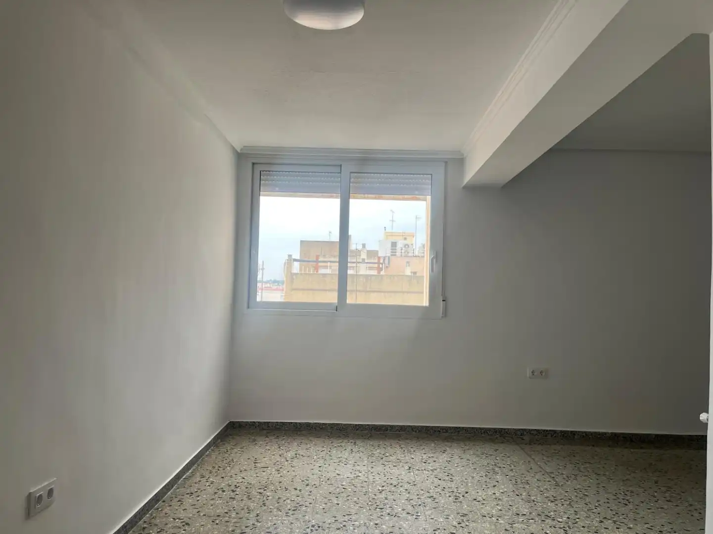 Schlafzimmer von Wohnung zur Miete in Torrent mit Heizung und Balkon