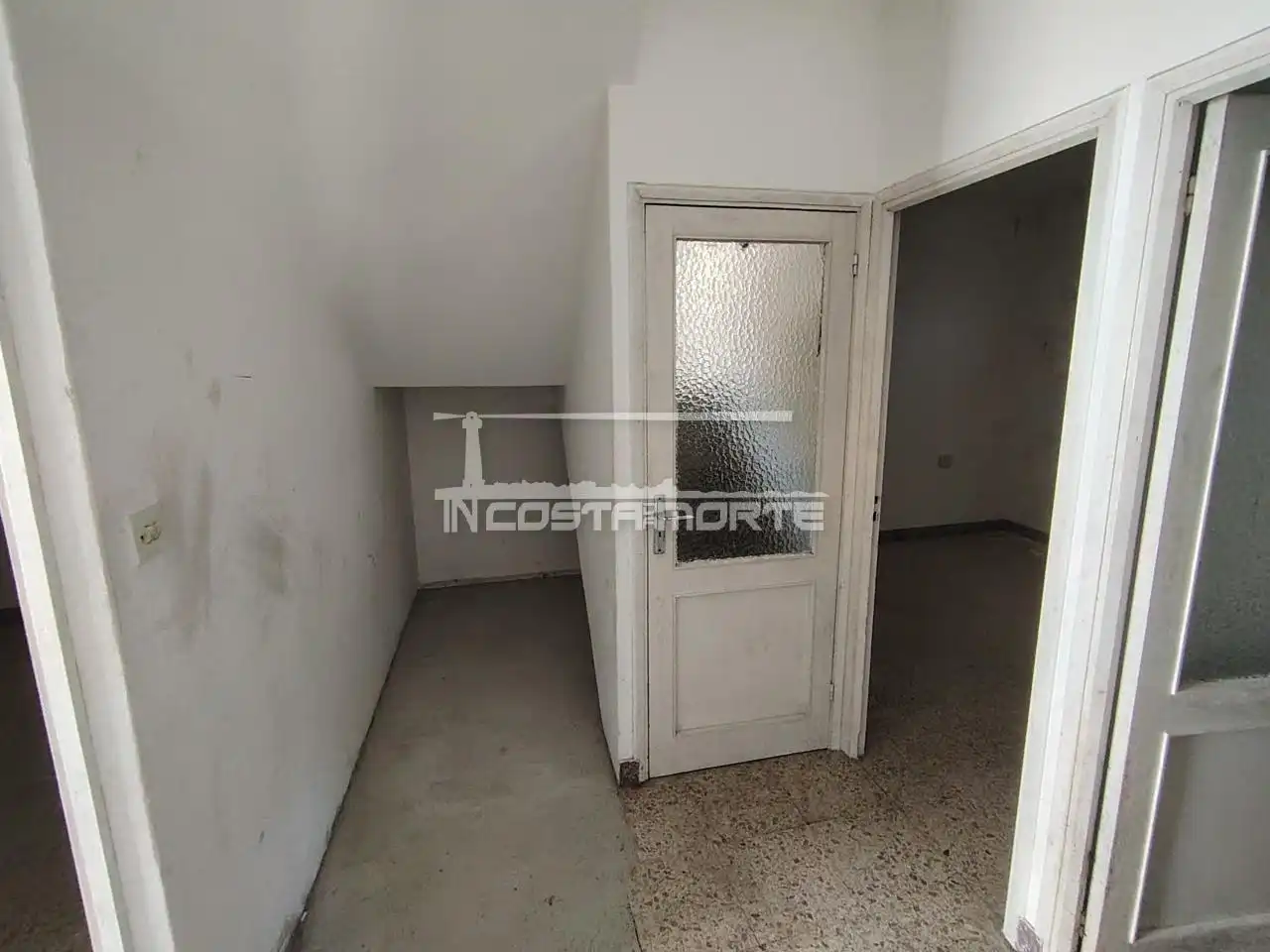 Duplexes for sale in Cee  with Storage room