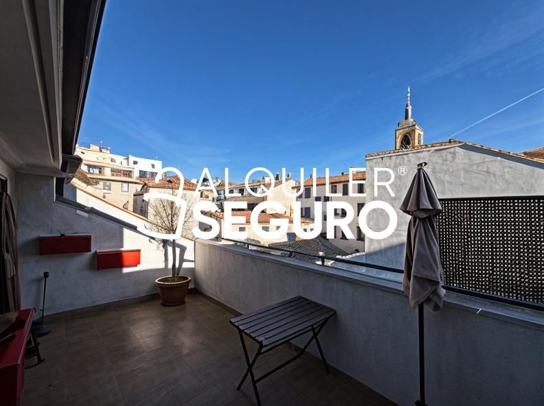Exterior view of Attic to rent in  Madrid Capital  with Air Conditioner, Heating and Terrace