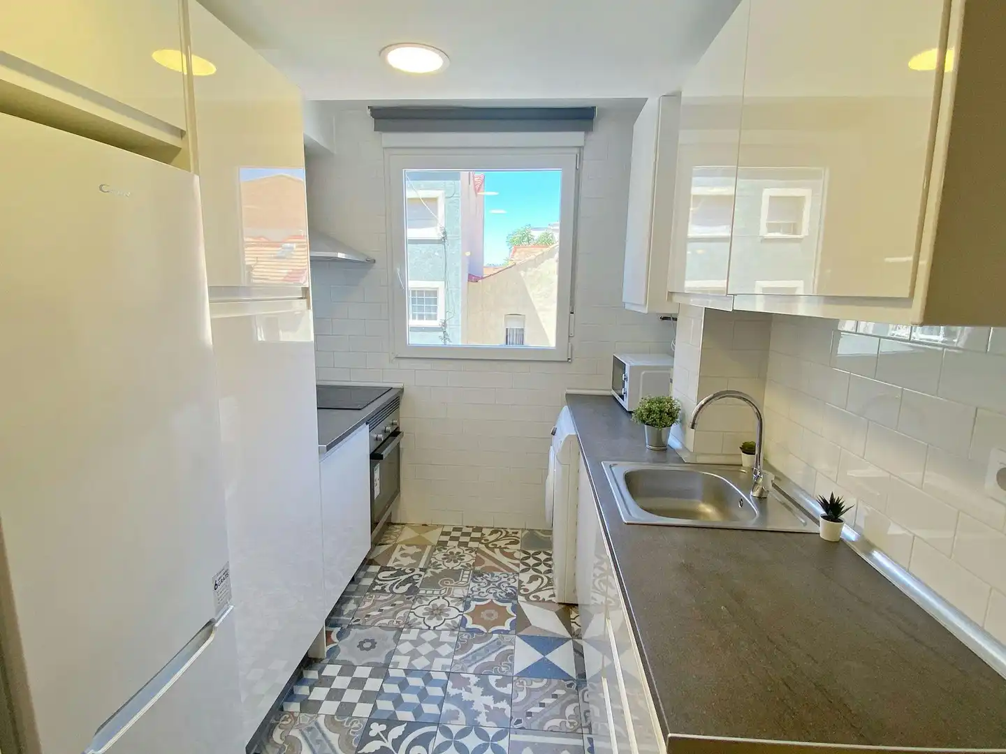Kitchen of Flat for rent in Madrid  with Heating, Furnished and Washing machine