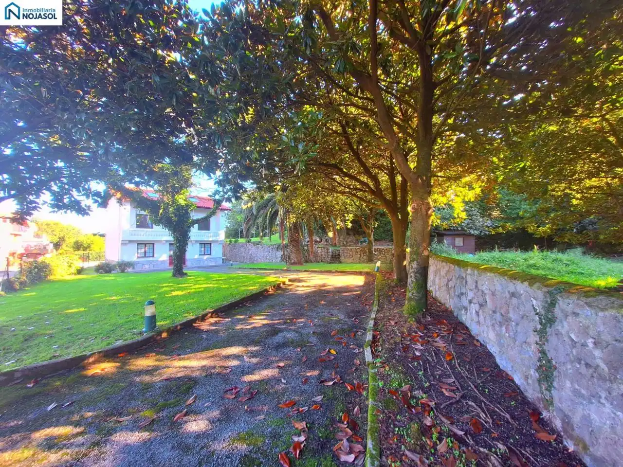 Vista exterior de Casa o chalet en venta en Arnuero con Calefacción y Jardín privado