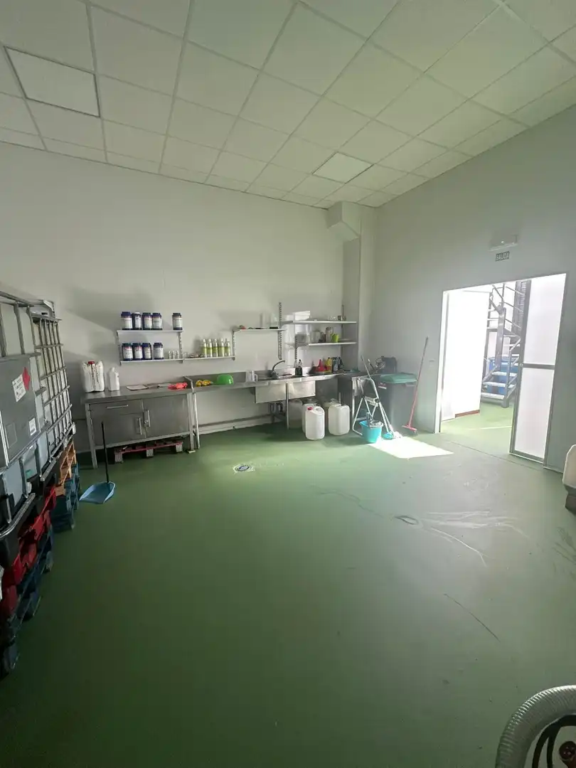 Cocina de Nave industrial en venta en Córdoba