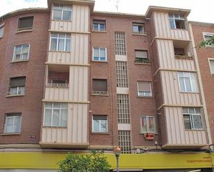Vista exterior de Pis en venda en  Logroño