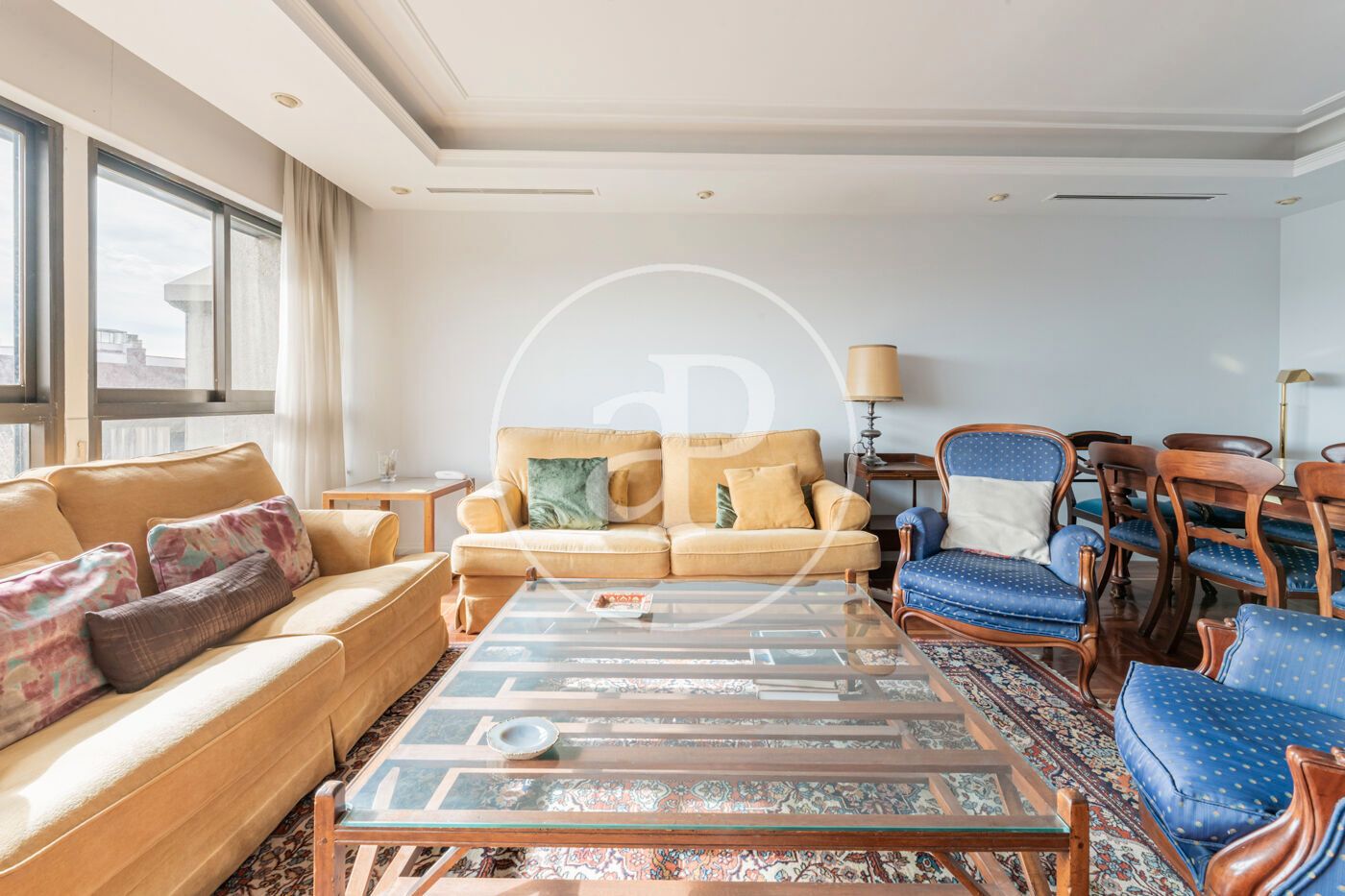 Sala d'estar de Pis en venda en  Madrid Capital amb Calefacció, Jardí privat i Terrassa