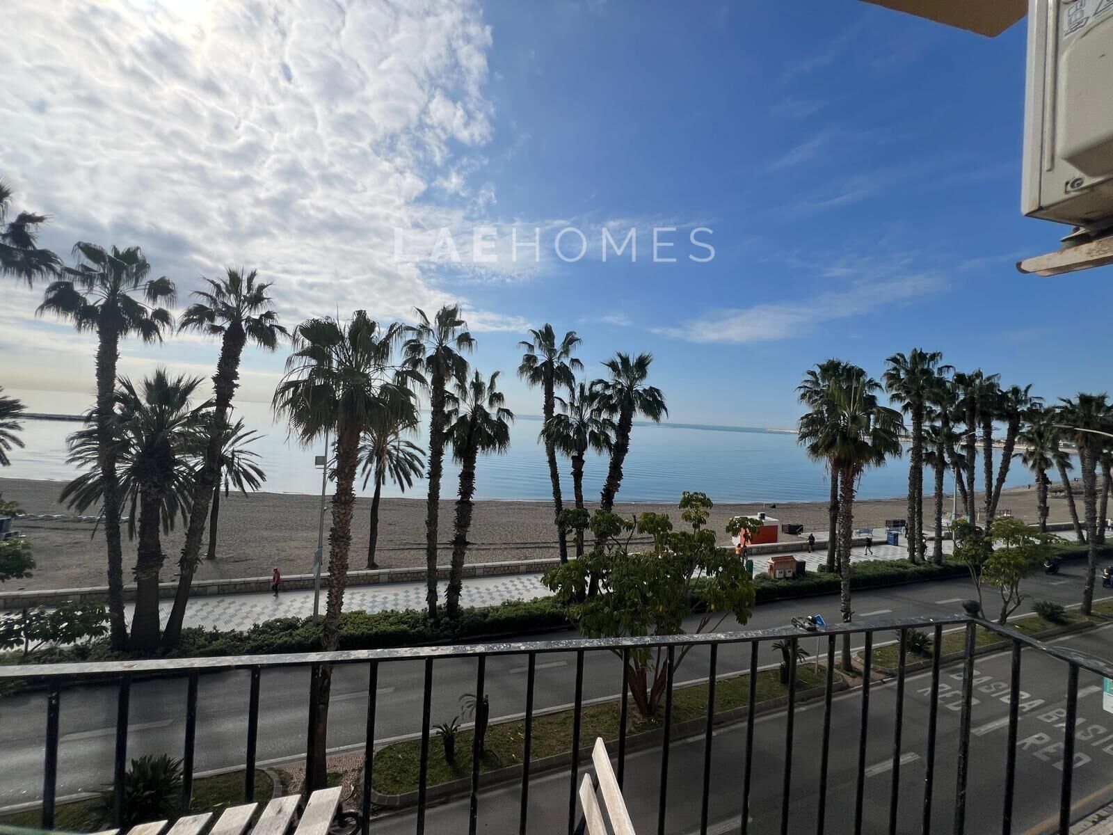 Vista exterior de Oficina de lloguer en Málaga Capital amb Aire condicionat