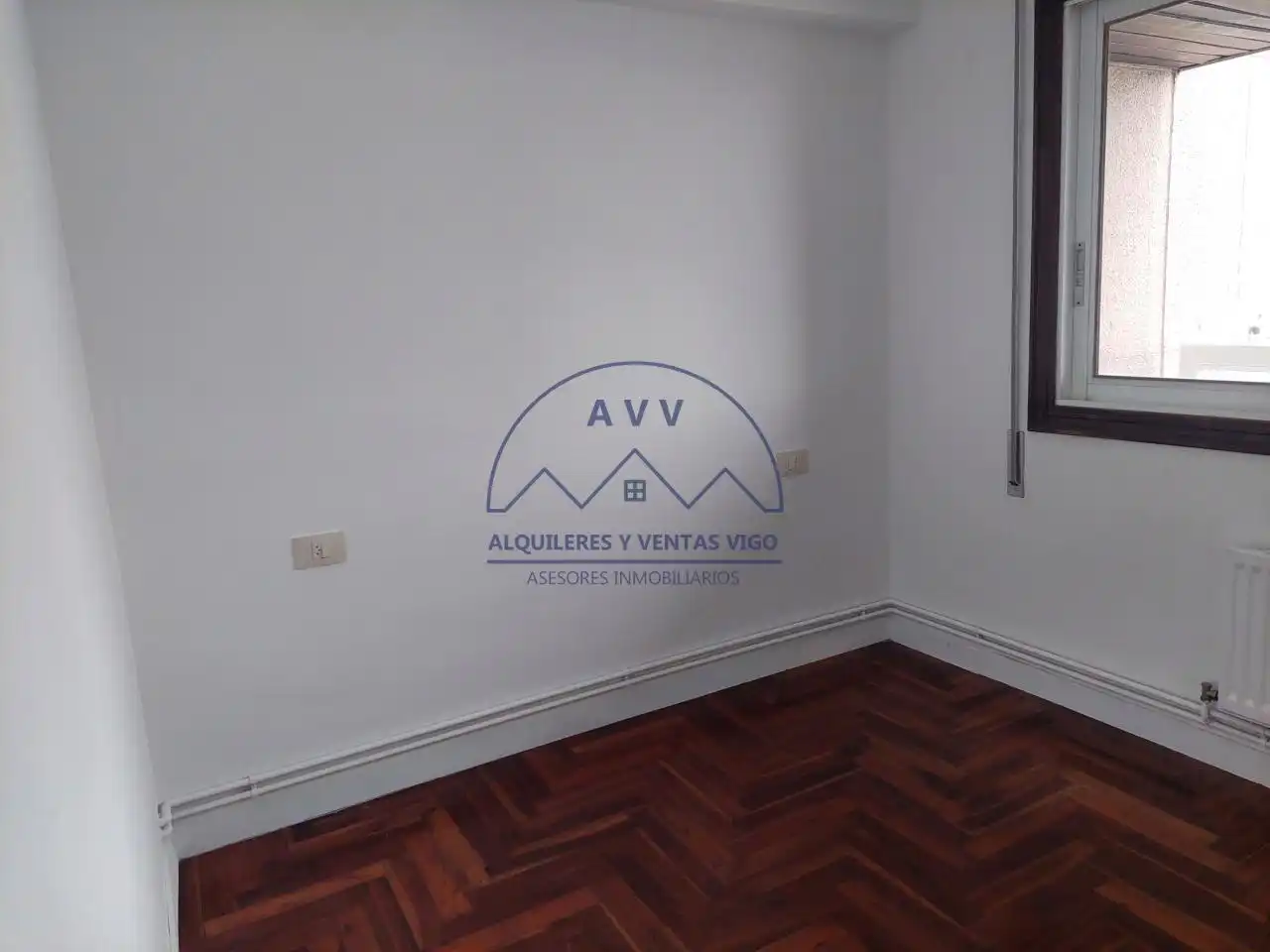 Piso de alquiler en Vigo  con Calefacción, Parquet y Terraza