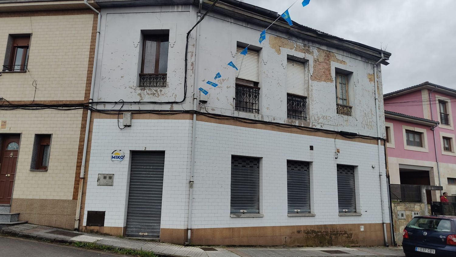 Vista exterior de Casa o xalet en venda en Langreo amb Terrassa i Piscina