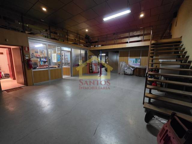 Nave industrial en Venta en Calle Robledo en Villares de la Reina