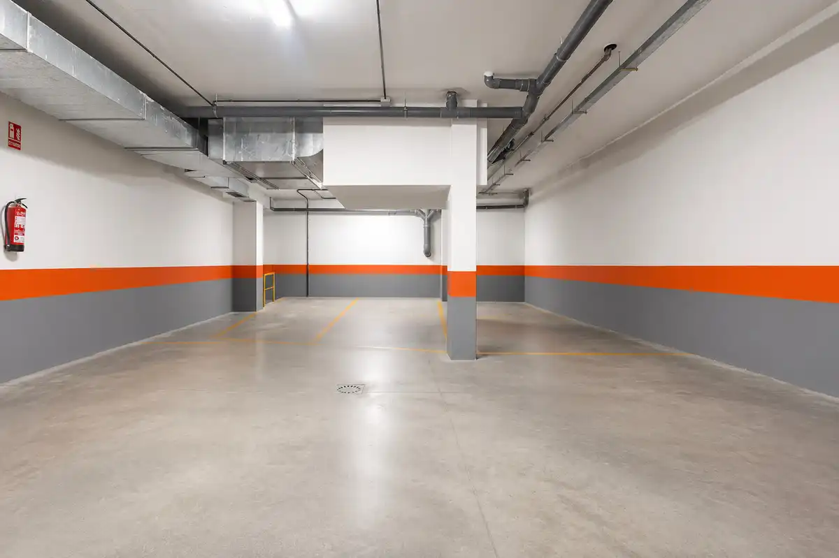 Parking de Dúplex en venta en Madrid con Aire acondicionado, Calefacción y Terraza