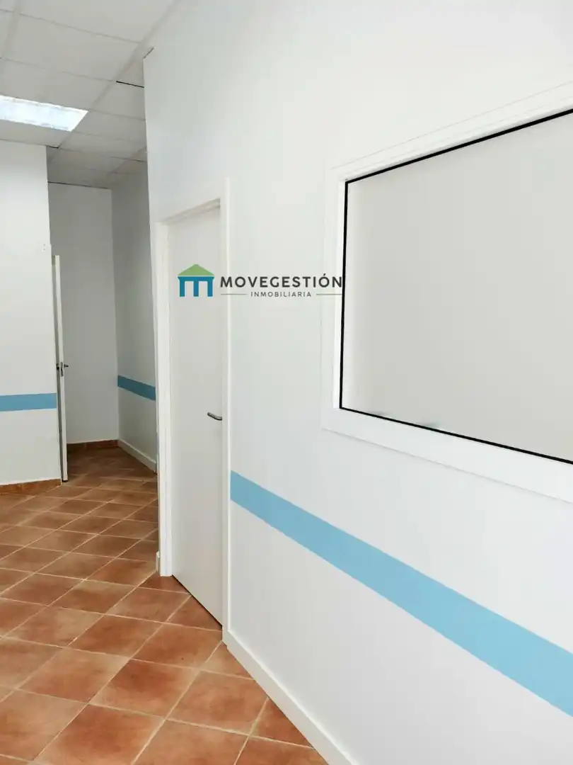 Local comercial en venda a Villamartín, imagen 3