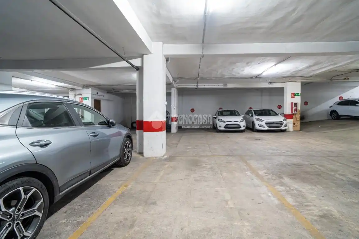 Parkplatz von Wohnung zum Verkauf in Granada