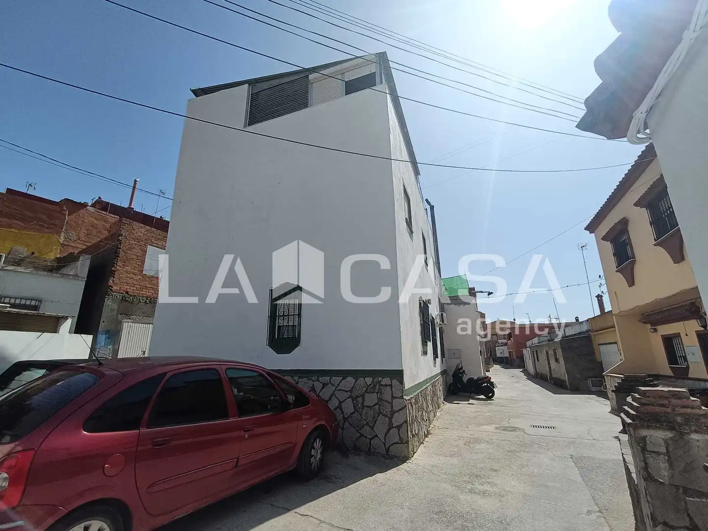 Vista exterior de Casa o xalet en venda en Algeciras amb Terrassa i Traster